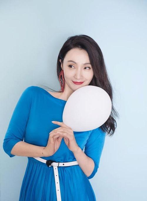 吃瓜娱乐圈陶虹,娱乐圈的瓜田瓜语，揭秘明星背后的故事